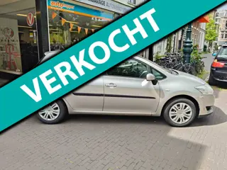 Toyota Auris 1.4-16V Sol
