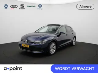 Volkswagen Golf 1.5 eTSI Style 150 pk Automaat (DSG) | Navigatie | Panoramadak | Parkeersensoren (Pa