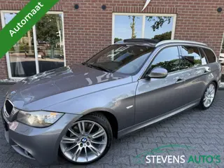 BMW 3 Serie Touring 320i M Sport Edition PANODAK / SPORTSTOELEN / STOELVERWARMING