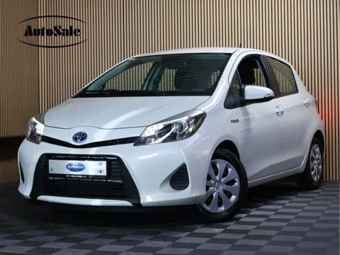 Toyota Yaris 1.5 Full Hybrid Comfort CLIMA RADIO AUTOMAAT "14