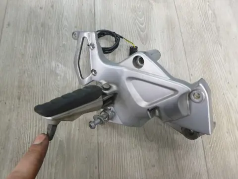 RECHTER SCHETSPLAAT BMW F 800 S - ST 2006 - 2010