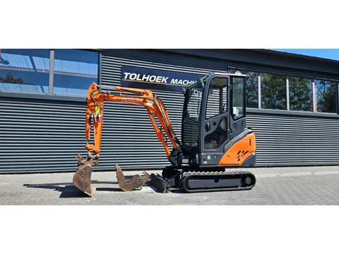 Hitachi ZX18-3 (bj 2013)