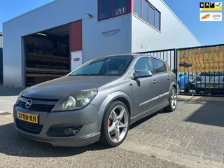 Opel Astra 2.0 T Sport| 245 PK | Nieuw Motorblok | Bi-xenon| CarPlay