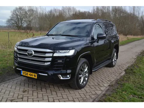 Toyota Land Cruiser 300 (bj 2022, automaat)