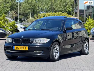 BMW 1-serie 116i High Executive | Schuifdak | Parkeersensoren | Navigatie | Stoelverwarming | Cruise