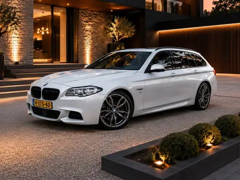 BMW 5 Serie Touring M550d xDrive High Exe. l Head-Up l Elek. trekhaak l Comfortstoelen l Harman/Kard