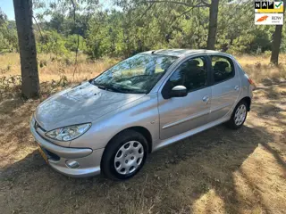 Peugeot 206 1.4 Génération apk t/m11-08-2027