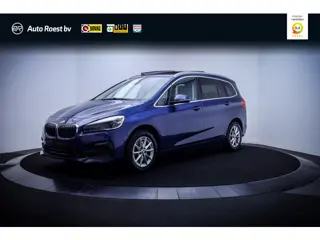 BMW 2 Serie Gran Tourer 218iA 7p LUXURY Shadow Line PANO | HEAD UP | LEDER | CAMERA | STOELVERW | FU