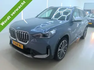 BMW X1 xDrive25e xLine Carplay Keyless Entry Adaptieve LED Panoramadak