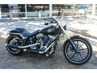 Harley-Davidson Softail  FXSB Breakout