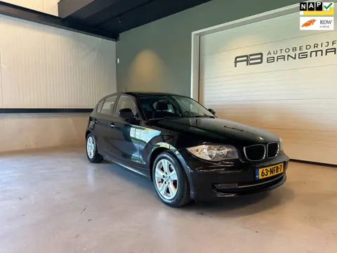 BMW 1-serie 116i 5-DEURS BUSINESS LINE STYLE-uitv|AIRCO|ISOFIX|CRUISE CONTROL|LM-VELGEN|NAP|NIEUWE A