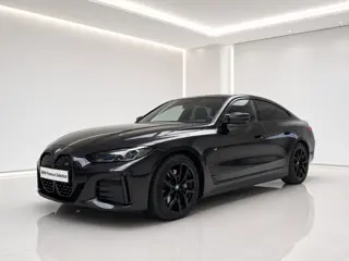 BMW i4 M50 High Executive 84 kWh | 19" | CoPilot | Lederen dash | Harman Kardon | Carbon int.lijsten