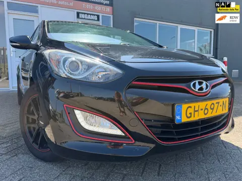Hyundai I30 1.6 GDI i-Motion Plus van 2de Eig met parkeersensoren / camera en navigatie en bluetooth