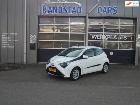 Toyota Aygo 1.0 VVT-i x-play Airco Elek Pakket 5Deurs 2021bj GARANTIE