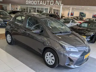 Toyota Yaris 1.0 VVT-i Now Airco, Stuurbekrachtiging, Trekhaak