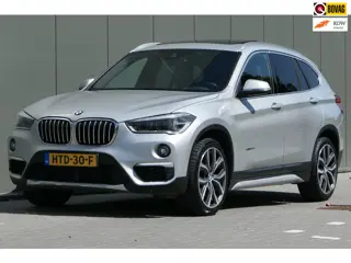BMW X1 sDrive20i xLine Pano Leder Navi Stoelverwarming