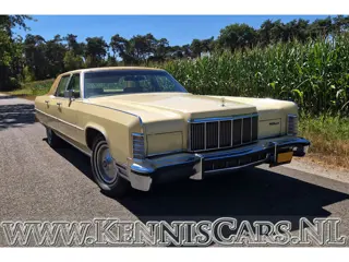 Lincoln 1976 Continental 4 door Sedan