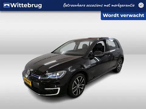 Volkswagen e-Golf e-Golf / AUTOMAAT/ DIGITAL DASH/ LEDER/ FULL LED/ NAVI/ PARK. SENSOREN + CAMERA/ 1