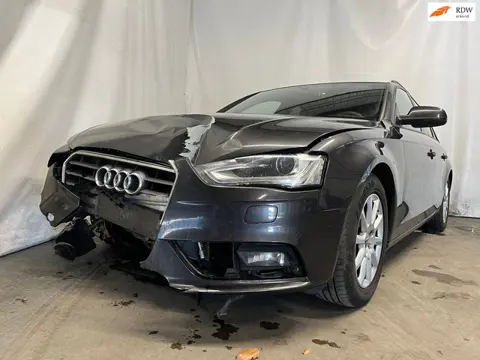 Audi A4 Avant 2.0 TDI ultra Advance Sport - Front / Achter Schade