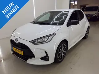 TOYOTA YARIS 1.5 HYBRID EXECUTIVE I AUTOMAAT I P-CAMERA I NAVIGATIE I APPLE CARPLAY I STOELVERWARMIN