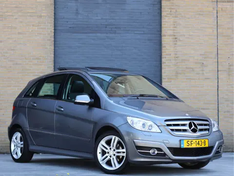 Mercedes-Benz B-Klasse 180 Designo Sport Automaat | Pano | Nappa Leder | Stoelverwarming |
