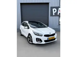 Kia Cee'd Sportswagon 1.0 T-GDi GT-Line Airco/Trekhaak/Pano/Navi/Camera/Stuur Verwarming