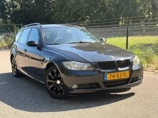 BMW 3-serie Touring 320i Business Line/lichte hagel schade rondom