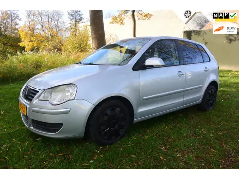 Volkswagen Polo 1.4-16V Optive*airco*navigatie*apk 31-10-2026