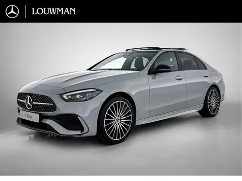 Mercedes-Benz C-Klasse 300 e 140 Years Edition | Premium Plus pakket | Nightpakket | Trekhaak | Midd