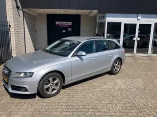 Audi A4 Avant 2.0 TDI Pro Line Business / NAVI / CLIMA / TREKHAAK / ALU VELGEN / EURO-5