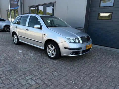 Skoda Fabia Combi 1.4-16V Elegance|Nieuw Apk