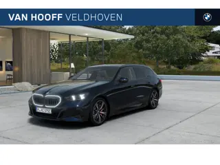 BMW 5 Serie Touring 550e xDrive M Sport Automaat / Panoramadak / Bowers & Wilkins / Adaptief M Onder