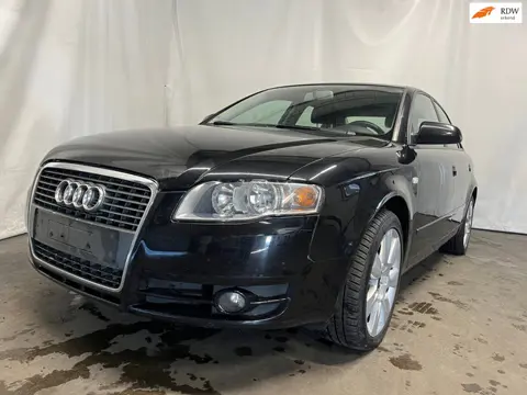 Audi A4 Limousine 1.9 TDI - Oliepomp Niet 100% - Schade