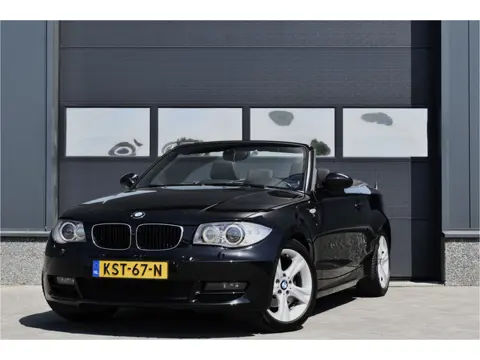 BMW 1 Serie Cabrio 125i High Executive Youngtimer Xenon - keyless - Navi - Clima
