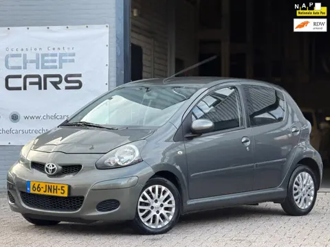 Toyota Aygo 1.0|NAP|AIRCO|NIEUWEAPK|HALFLEER|5DRS|DEALEROH!