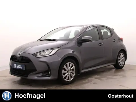 Toyota Yaris 1.5 Hybrid Business Plus | Automaat | Head-up display | Camera | Lane Assist | Keyless 