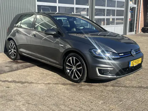 Volkswagen e-Golf 100% Elektrisch Airco Cruise controle Virtual display Navigatiesysteem Stuurwielbe