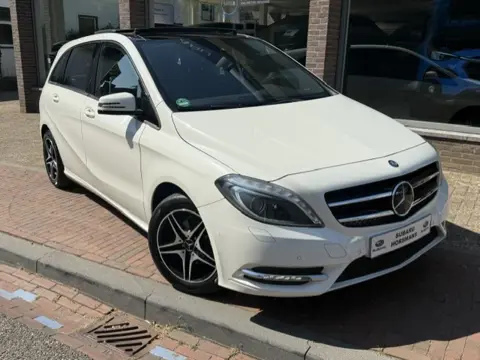 Mercedes-Benz B-Klasse 180 Ambition * AUTOMAAT * LEDER
