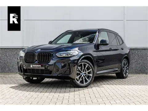 BMW X3 xDrive30e High Executive Pano / Leder / 20 inch / Camera / Carplay /