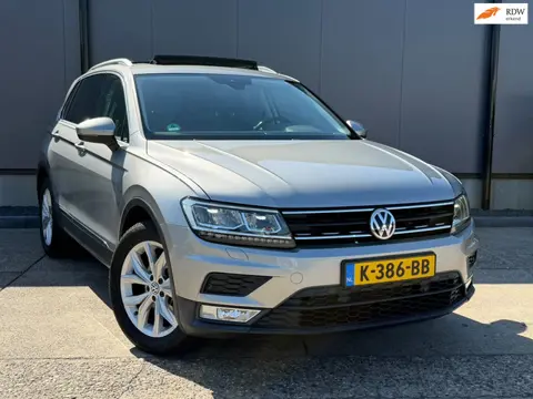Volkswagen Tiguan 1.4 TSI ACT / PANO / TREKH. / DIGI / LED enz..