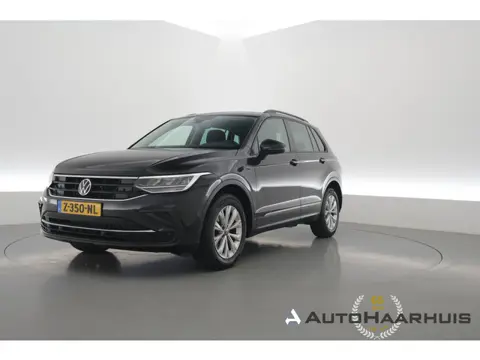 Volkswagen Tiguan 1.5 TSI Life | Rijklaar!! | Adapt. Cruise | Trekhaak | Navi | Stoel- Stuurverw. | 
