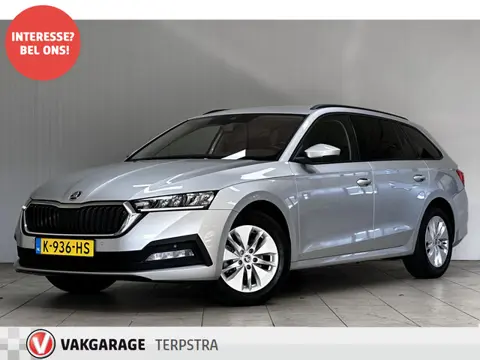 Škoda Octavia Combi 1.0 e-TSI Business Edition/ LED Koplampen/ Camera/ Automaat/ Apple+Android/ Stoe