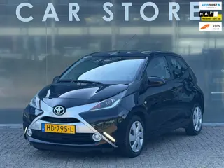 Toyota Aygo 1.0 VVT-i x-play Airco/Cruise/NAV