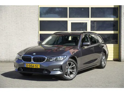 BMW 3 Serie Touring 318i Automaat! Executive Sport BJ2021 Lmv 17" | Led V+A | Pdc | Elek. achterklep