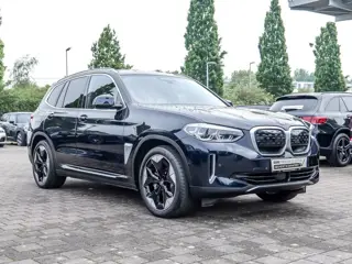 BMW iX3 80 kWh (210kW/286pk) ** LED, LEDER, PANORAMA, MEMORY, H&K SOUND, 20-inch LMV ** 1e EIG - UNF
