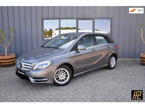 Mercedes-Benz B-klasse 180 Ambition 122pk Aut. * Leer * Xenon * Cruise * PDC V+A * Mooie auto