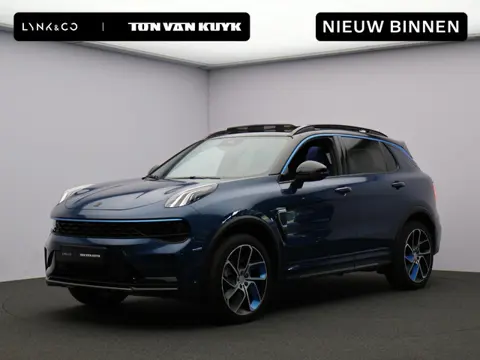 Lynk & Co 01 1.5 / Carplay / Camera / Adaptive Cruise / Panoramadak / Dodehoekdetectie / Stoelverwar