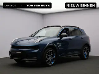 Lynk & Co 01 1.5 / Carplay / Camera / Adaptive Cruise / Panoramadak / Dodehoekdetectie / Stoelverwar
