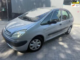 Citroen Xsara Picasso 2.0i-16V Différence AUTOMAAT