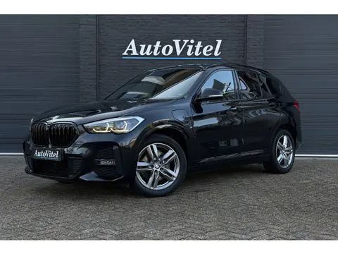BMW X1 xDrive25e M-Sport | Sportleder | PDC A | LED | Stoelverwarming | DAB